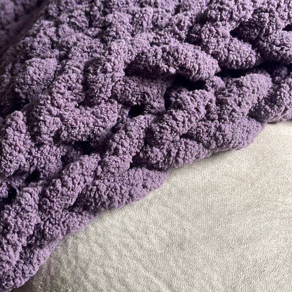 Handmade chunky knit baby blanket - Picture 3 of 7